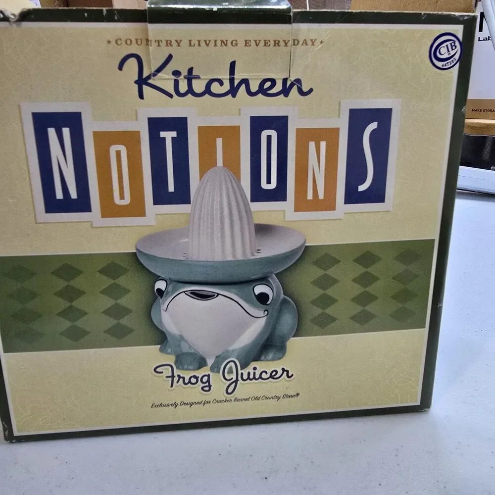 NIB Kitchen Notions Ceramic Green Frog Manual Juicer Nostalgic Houseware